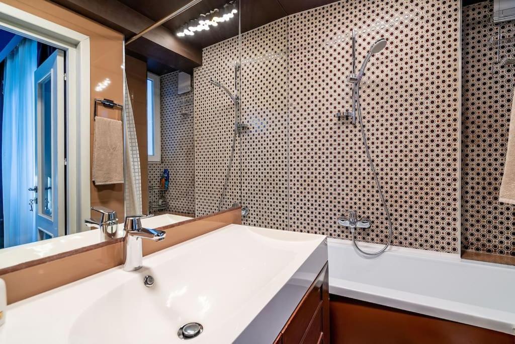 Modern - Central Apartment ブカレスト エクステリア 写真